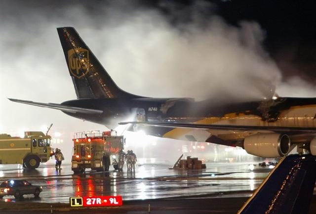 Aircraft battery fires: US to back ban on passenger plane shipments