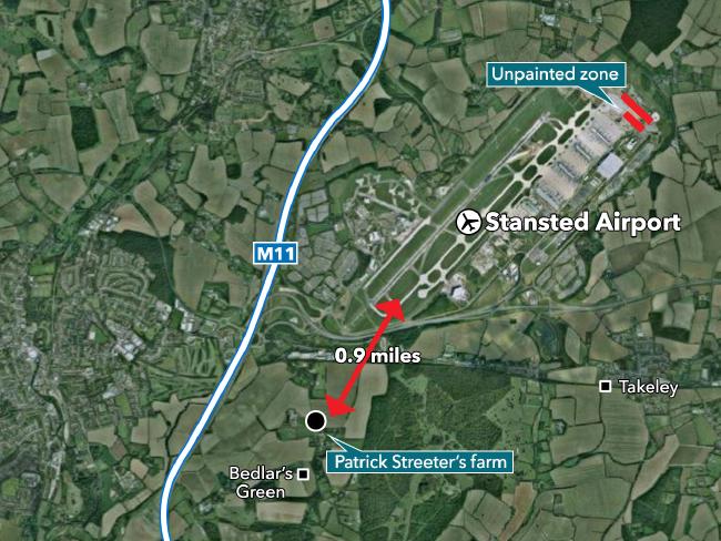 A map showing his proximity to the airport.